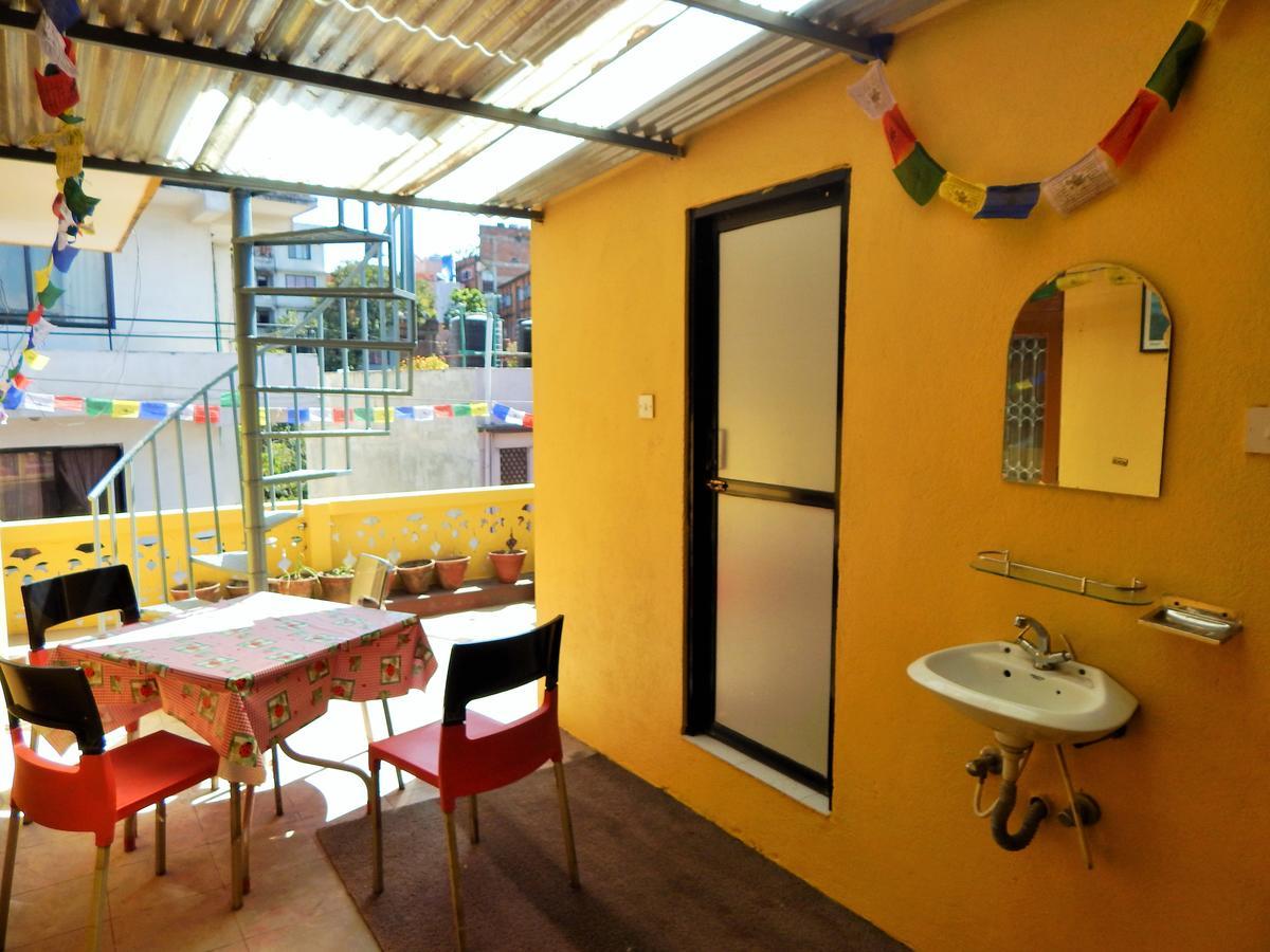Hotel Giramondo Катманду Екстериор снимка